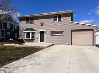 103 Park St, Reinbeck, IA 50669