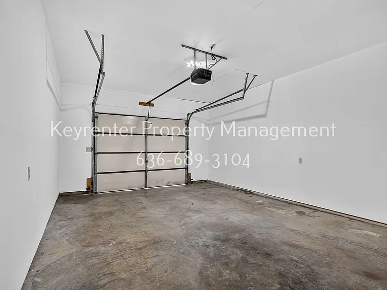 357 Della Dr — Photo 30