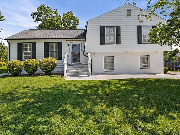 3rd image of 335 Meadowdale Ln