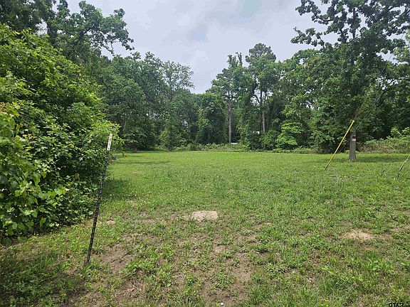 3rd image of 366-377 Elizabeth Dr