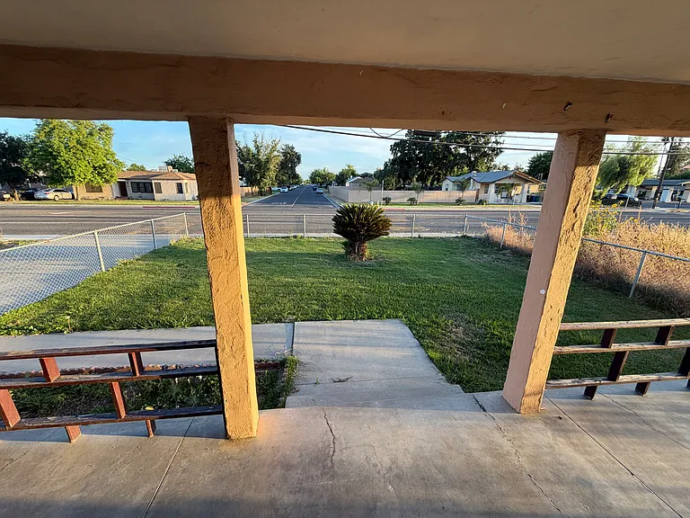 400 E Grangeville Blvd — Photo 11
