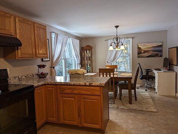 4th image of 51 Merrill Dr