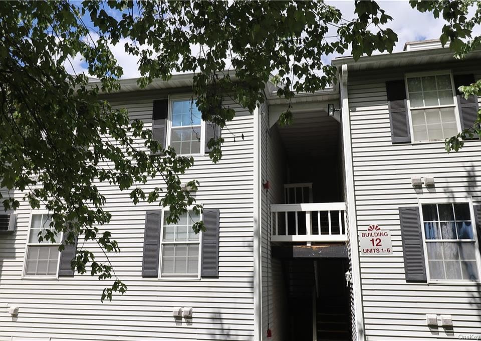 1st image of 12 Lexington Hl Unit 6