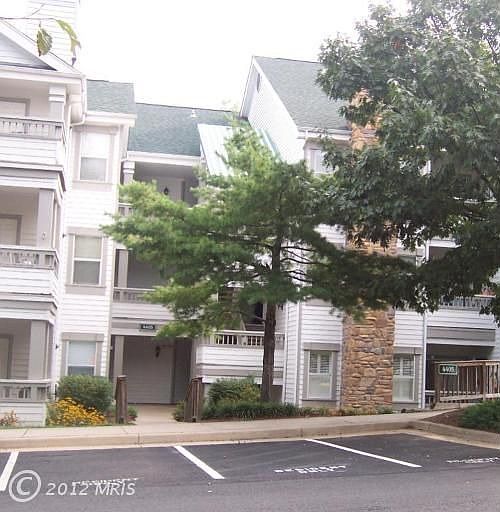 1st image of 4405 Sedgehurst Dr APT 204