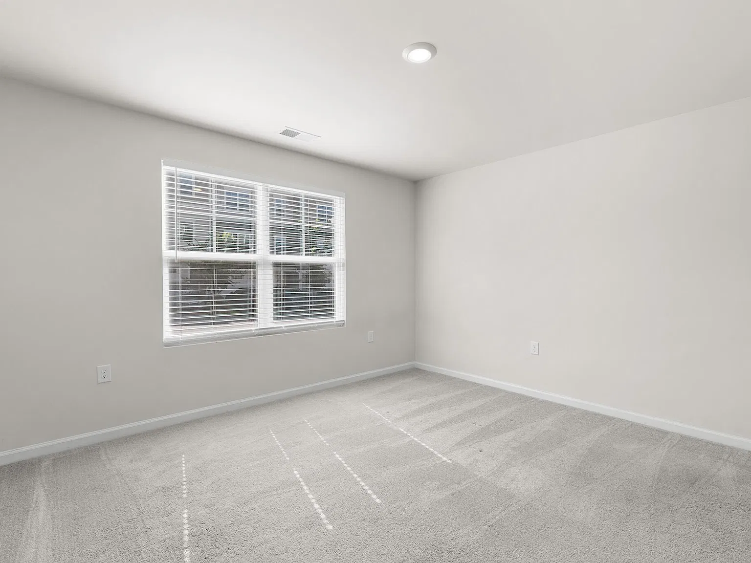 4 bed, 3.5 bath, $2,300 — Photo 4
