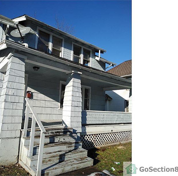 1st image of 724 Kinsman St NW
