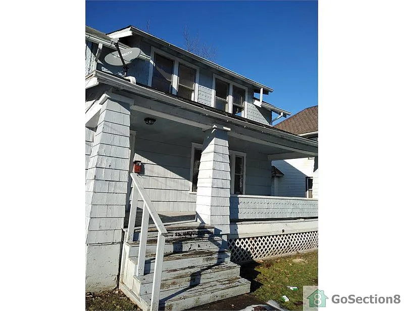 724 Kinsman St NW photo 1