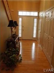 4th image of 3253 Oakland Square Dr