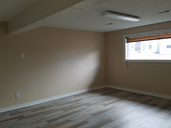 4th image of 395 W Main St