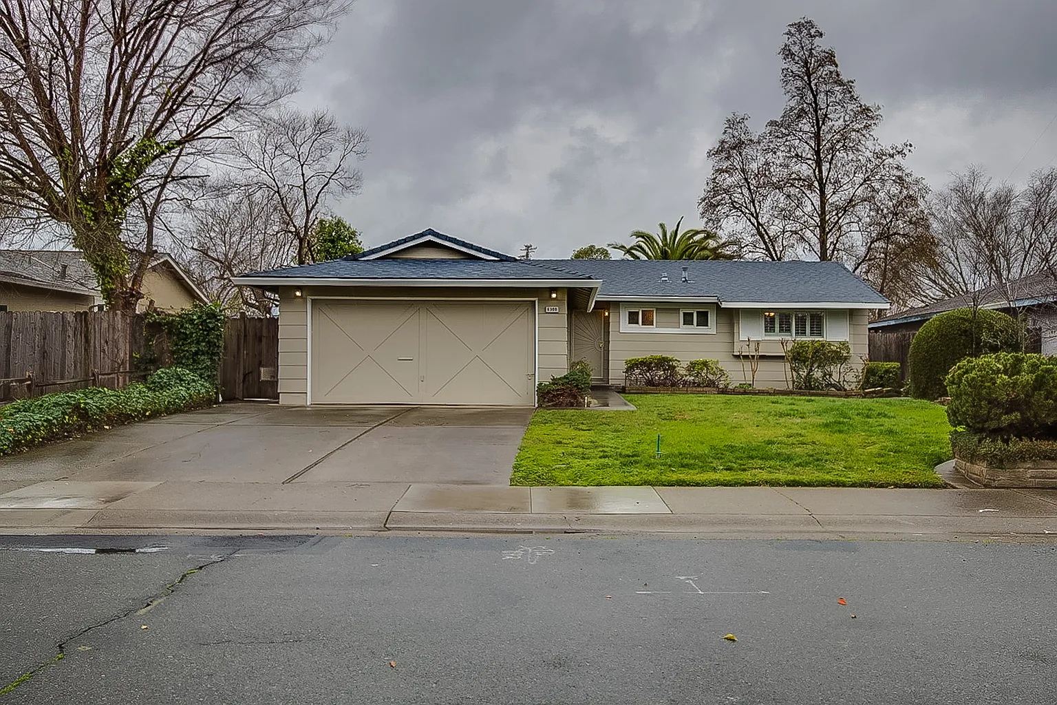 6300 Denslow Way photo 1