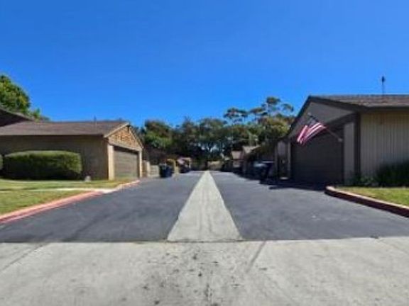 Exterior Neighborhood (street photo)