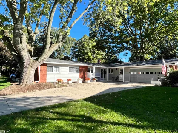 8984 Devon Dr, Shelby Township, MI 48317