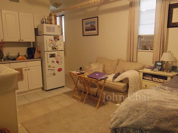 2nd image of 10 Orkney Rd APT 2