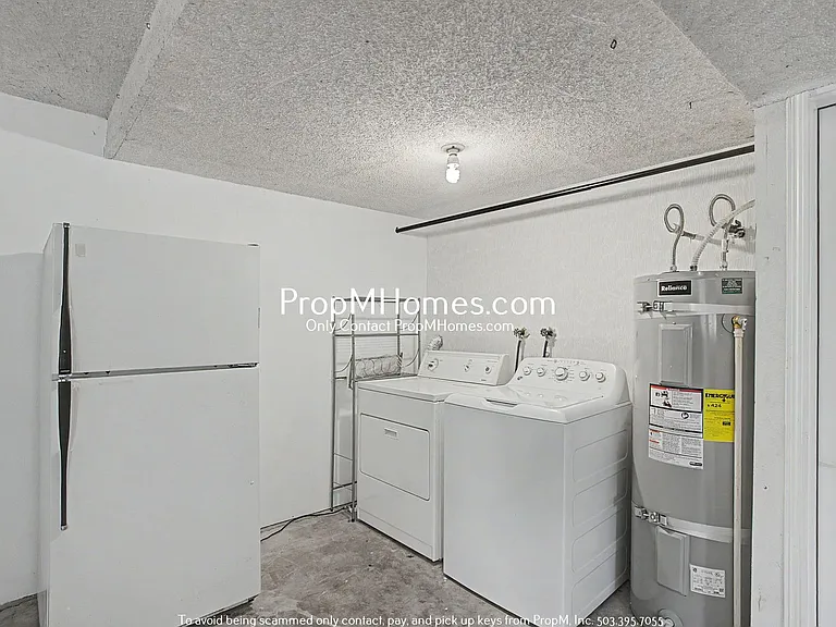 810 SW Spring Ln — Photo 22