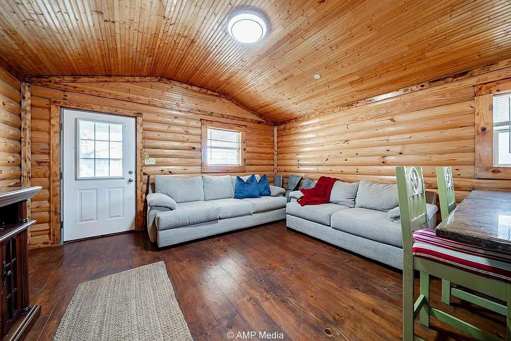 1 bed, 640 sqft, $1,800 — Photo 3