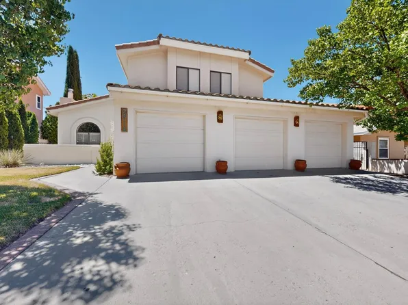 9118 Wallace Ave NE, Albuquerque, NM 87109