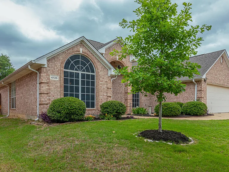 4725 Bristol Trace Trl — Photo 2