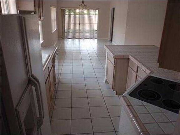 3rd image of 5529 Grande Palm Cir
