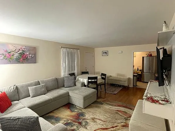 112 Fox Run Ln, Carmel, NY 10512