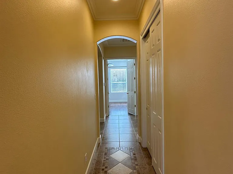 768 Quincy Ave — Photo 21
