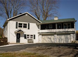 9153 Bachelor Rd NW, Magnolia, OH 44643