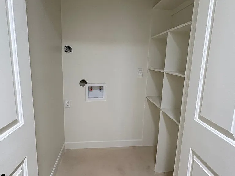 770 S Bryant Ave — Photo 14