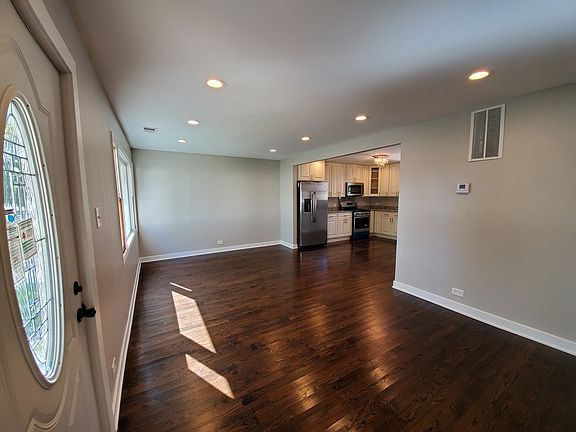 3rd image of 120 S Roy Ave