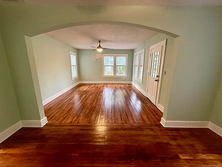 412 Louden Ave — Photo 10