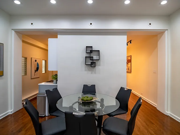 117 E Bellevue Pl #2 — Photo 4