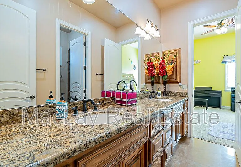 2720 E Jade Pl — Photo 39