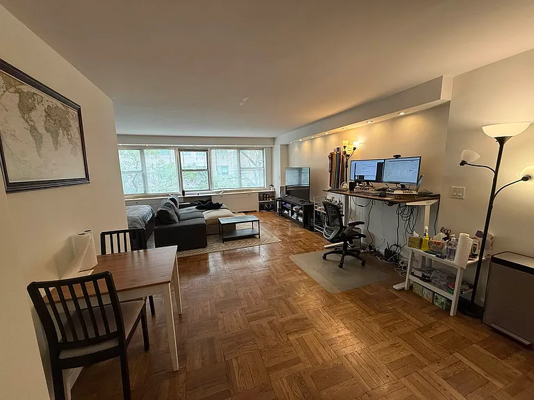 155 E 34th St #3N — Photo 2