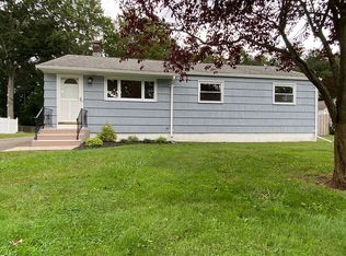 57 Field Rd, Cromwell, CT 06416