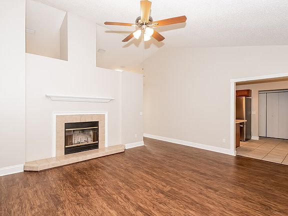2nd image of 606 Charles Pinckney St
