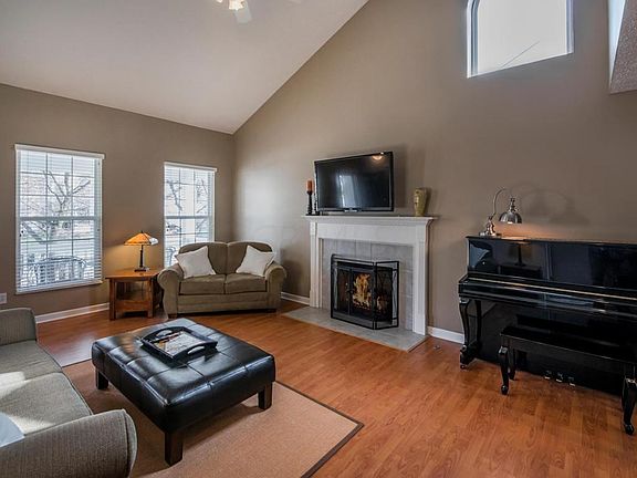 4th image of 4491 Fabel St