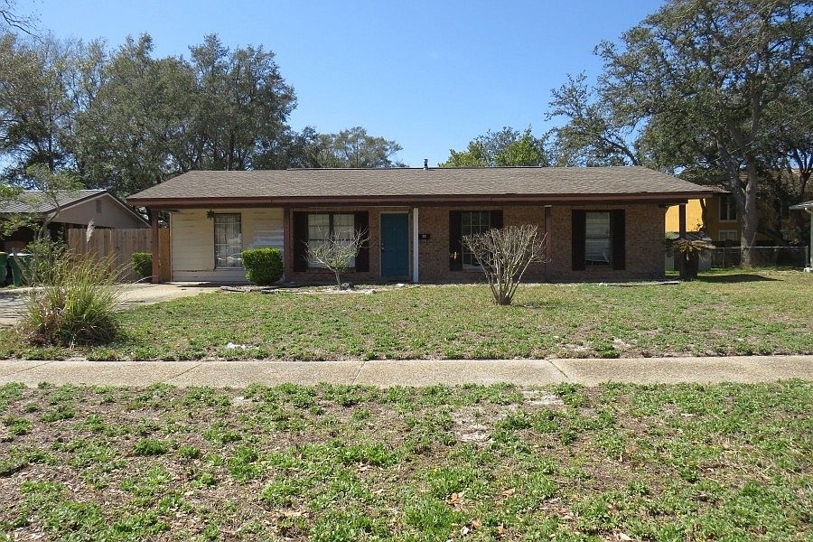 1st image of 25 Caswell Cir
