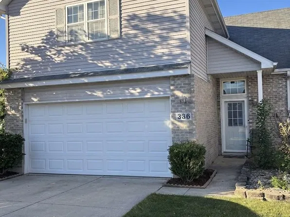 336 Fox Trail Ct, Hobart, IN 46342