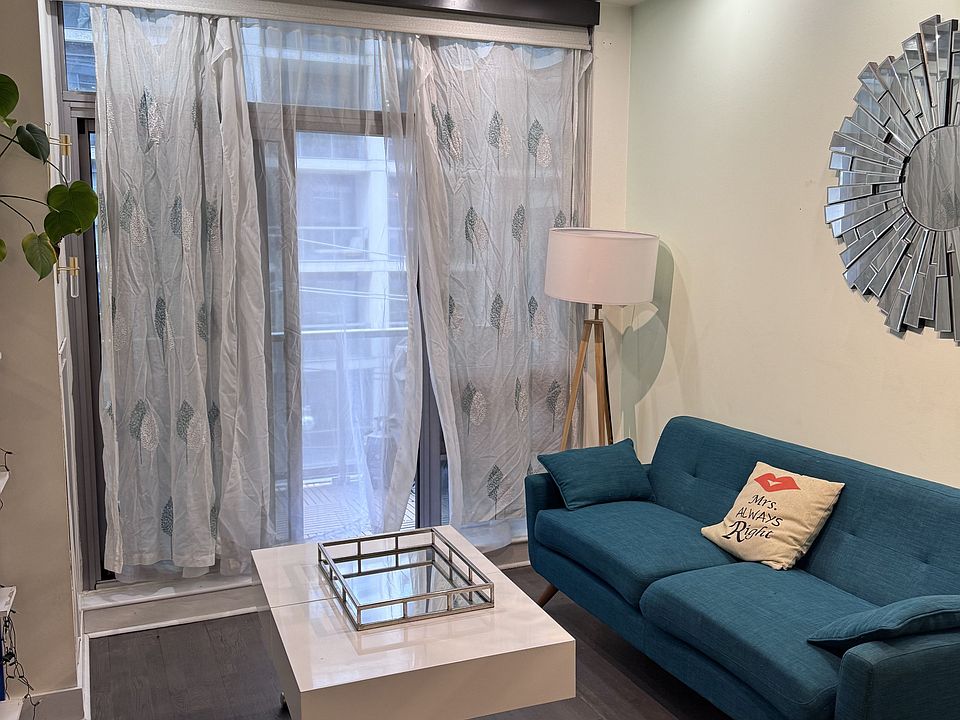 1st image of 399 Adelaide St W #417