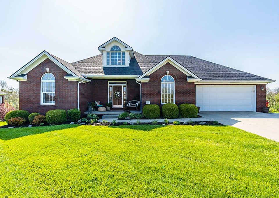 1st image of 624 Autumn Wood Dr