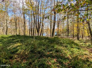 125 N Peninsula Dr, Central City, PA 15926