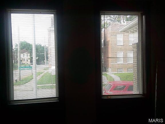 5th image of 4003 Lexington Ave