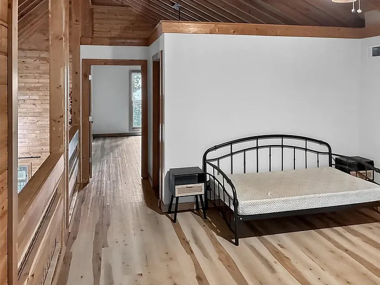 465 Lakeside Trl — Photo 13