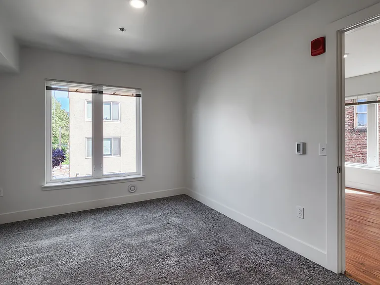Dunn Motors Apartments — Photo 106