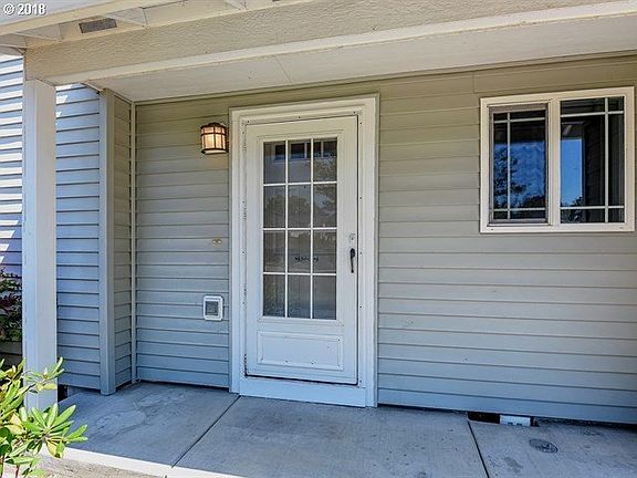 3rd image of 11130 NE 47th St