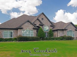 3004 Creekside Dr, Brenham, TX 77833