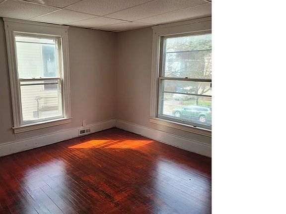 2nd image of 1137 Cannon St