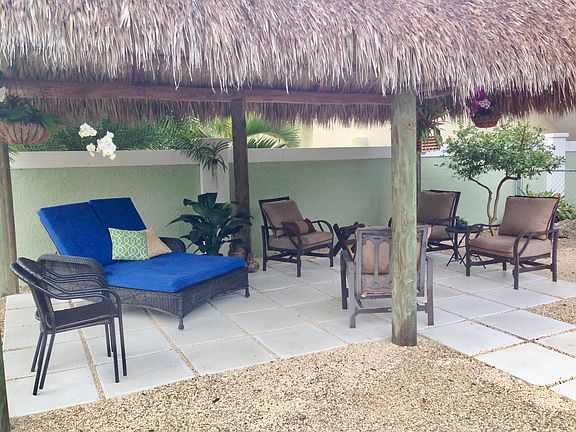 Tiki and sitting area 