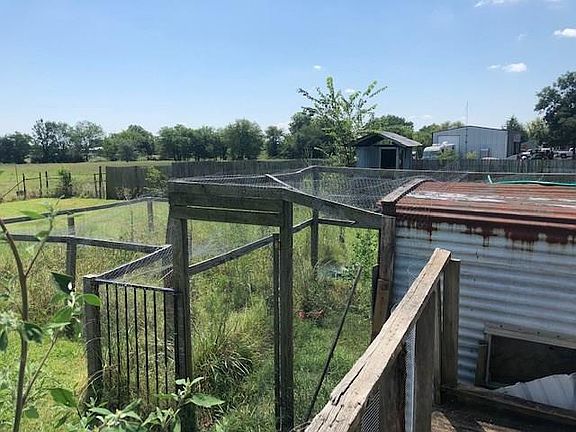 3rd image of 405 McFarland St