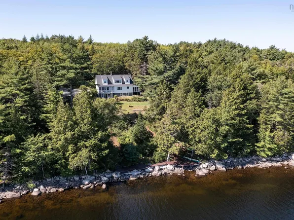 1634 Camperdown Rd, Lunenburg, NS B4V 6S5