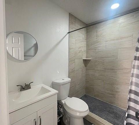 Bathroom to be shared with only one other padmate.