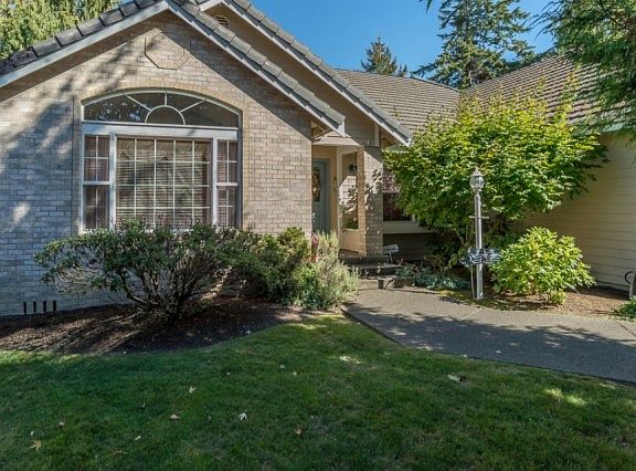2nd image of 3231 17th Street Pl SE